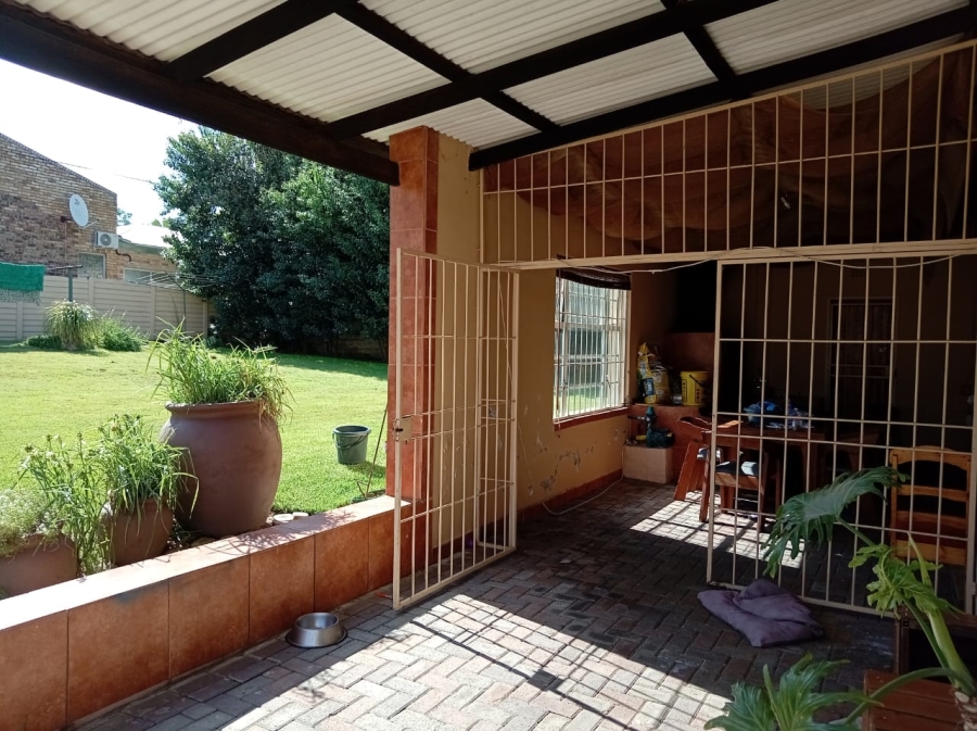 3 Bedroom Property for Sale in Kroonheuwel Free State